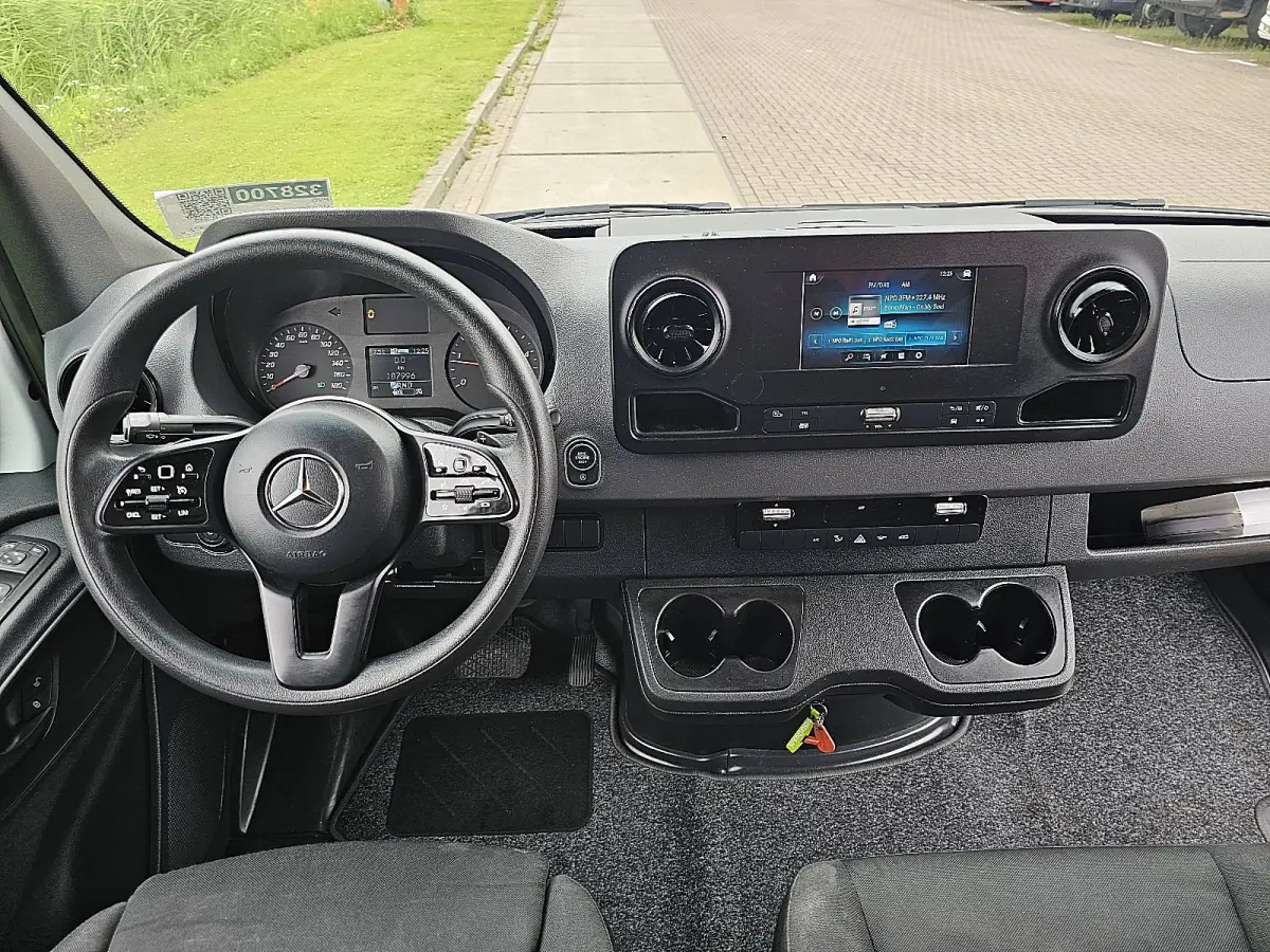 315 1.9 CDI Functional Cruise control, Airco, Carplay, Camera, Climate control