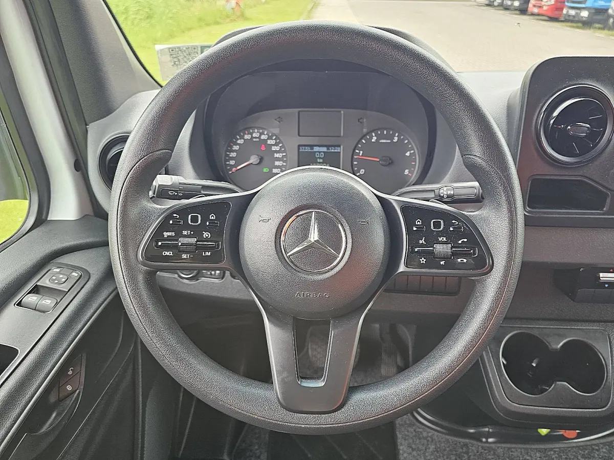 315 1.9 CDI Functional Cruise control, Airco, Carplay, Camera, Climate control