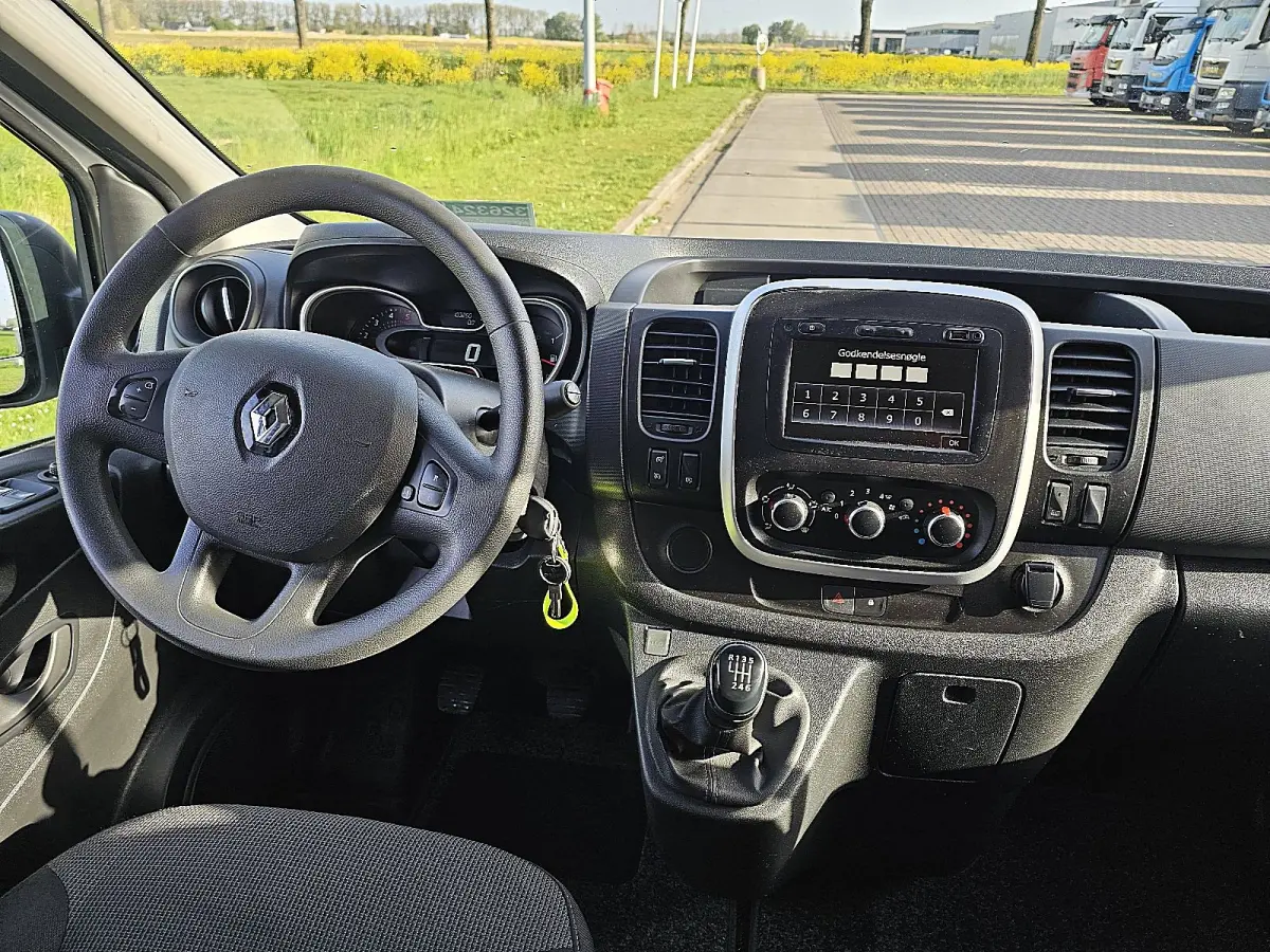 2.0 dCi 120pk T30 L2H1 Comfort airco, navi, pdc, trekhaak, stoelverw.