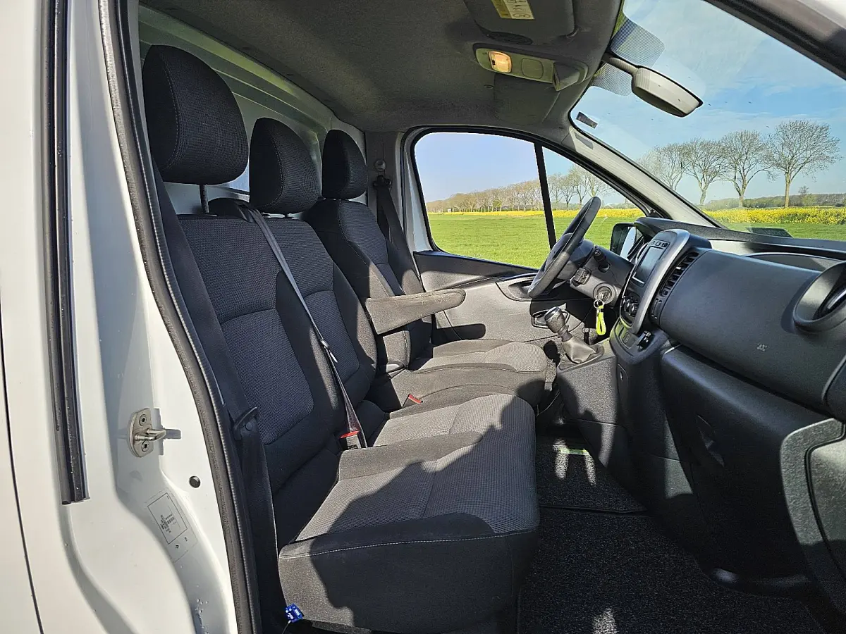 2.0 dCi 120pk T30 L2H1 Comfort airco, navi, pdc, trekhaak, stoelverw.