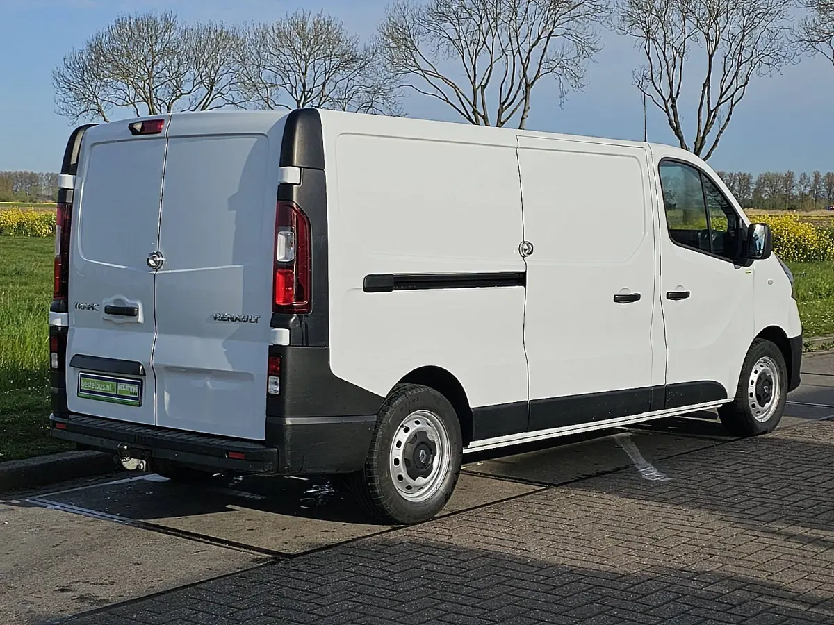 2.0 dCi 120pk T30 L2H1 Comfort airco, navi, pdc, trekhaak, stoelverw.