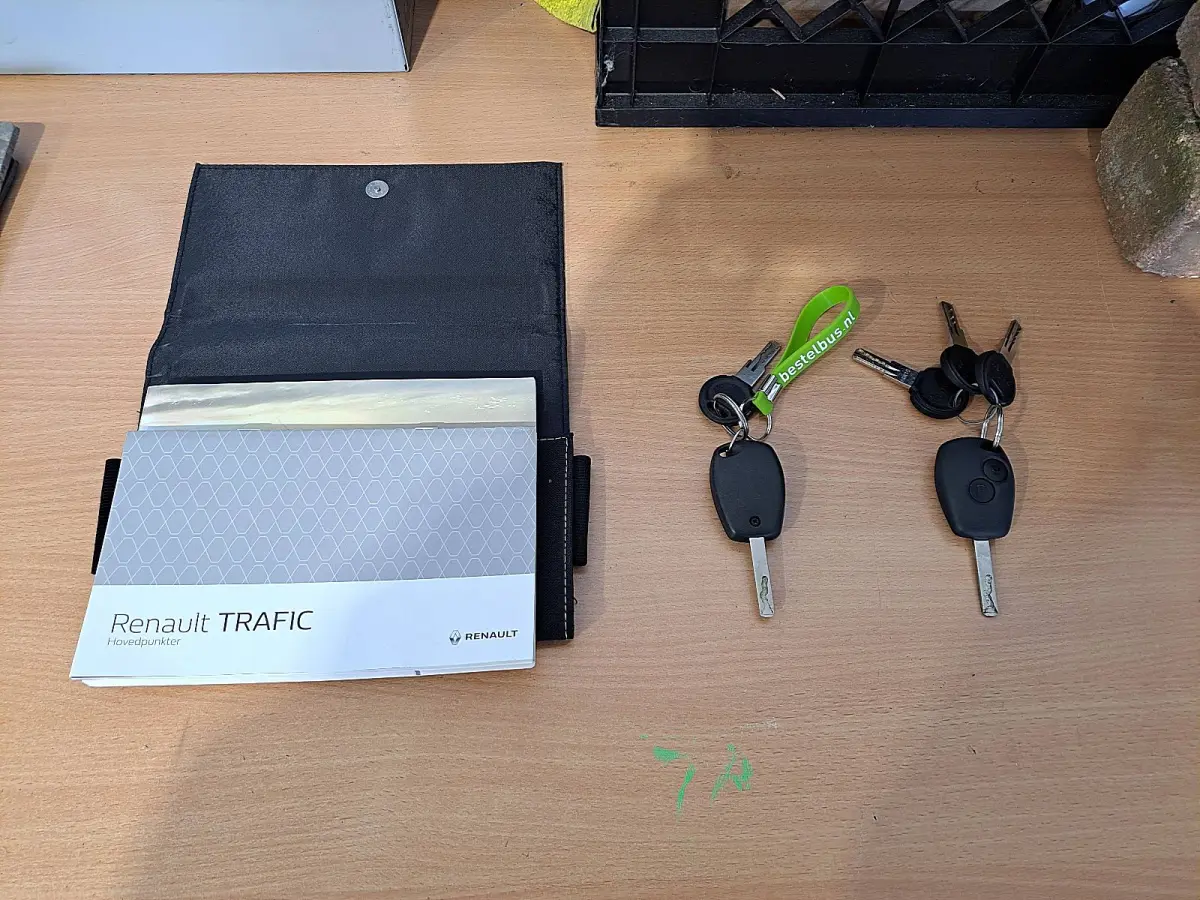 2.0 dCi 120pk T30 L2H1 Comfort airco, navi, pdc, trekhaak, stoelverw.