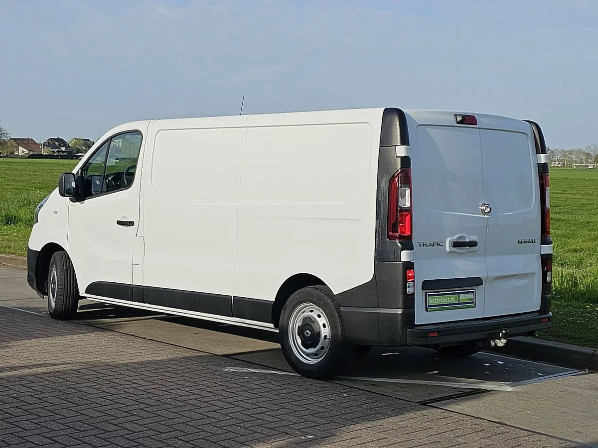 2.0 dCi 120pk T30 L2H1 Comfort airco, navi, pdc, trekhaak, stoelverw.
