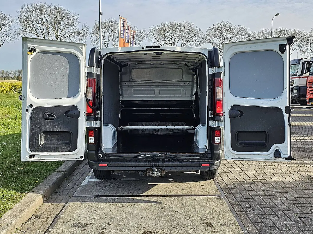 2.0 dCi 120pk T30 L2H1 Comfort airco, navi, pdc, trekhaak, stoelverw.