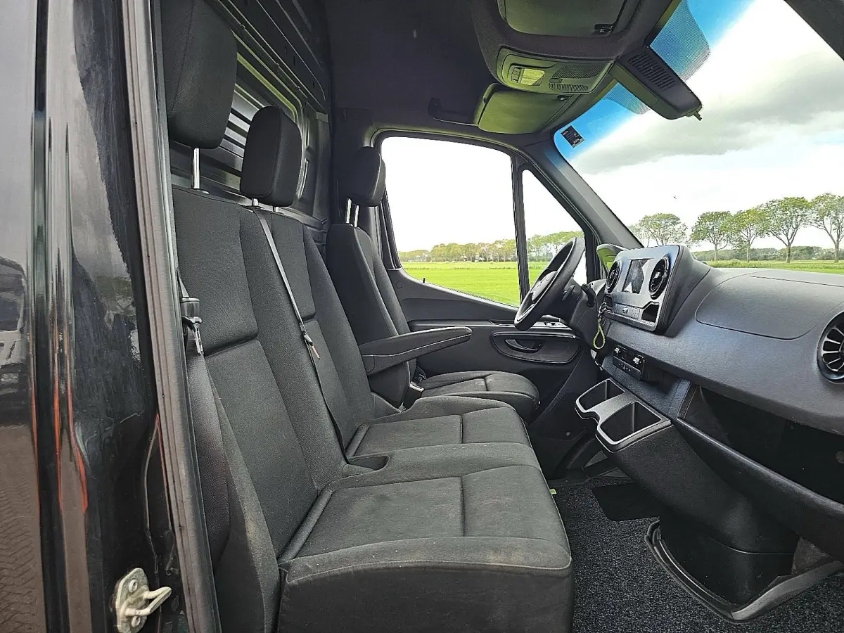 319 3.0 V6 L3H2 EURO6 Airco, Standkachel, Navi, Camera, Climatecontrol, Dodehoek detectie,
