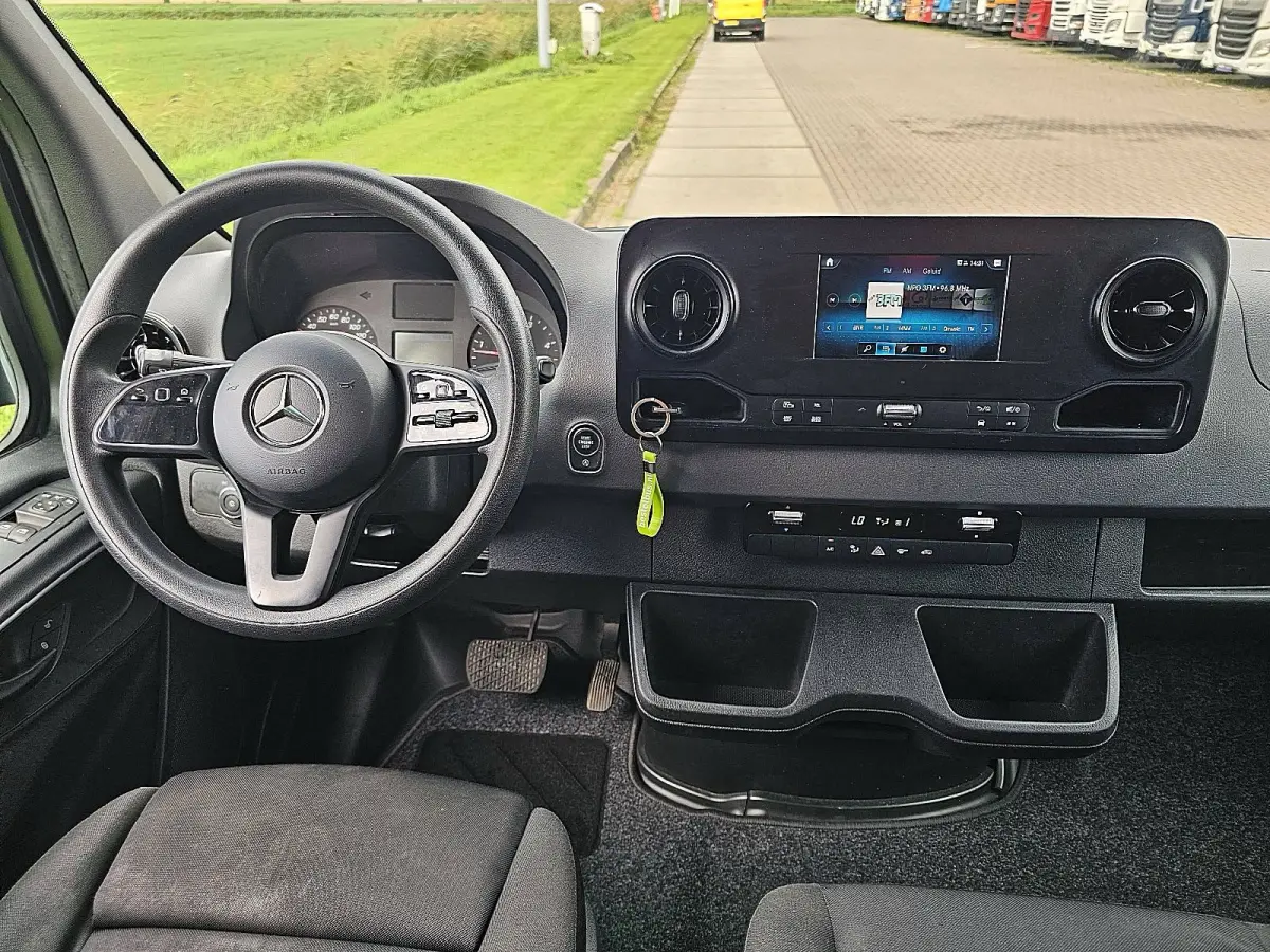319 3.0 V6 L3H2 EURO6 Airco, Standkachel, Navi, Camera, Climatecontrol, Dodehoek detectie,