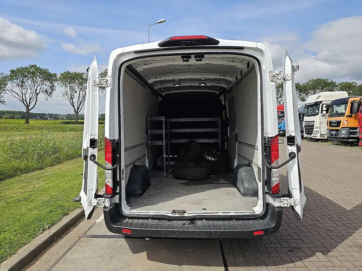 310 2.0 TDCI L3H2 Trend Cruise Control, Airco, Pdc, Camera, Lane-assist, Stoelverwarming, Euro6 131 PK!