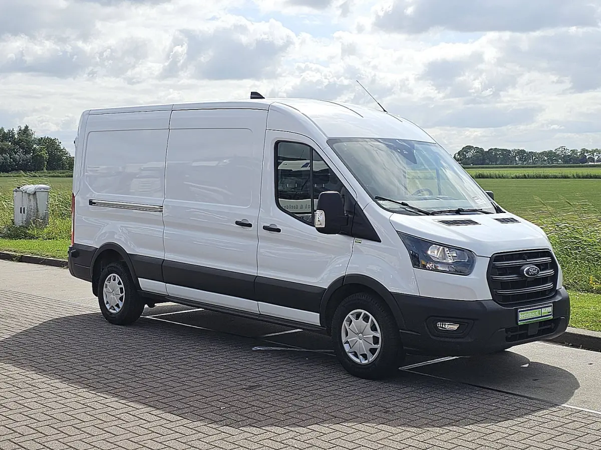 310 2.0 TDCI L3H2 Trend Cruise Control, Airco, Pdc, Camera, Lane-assist, Stoelverwarming, Euro6 131 PK!