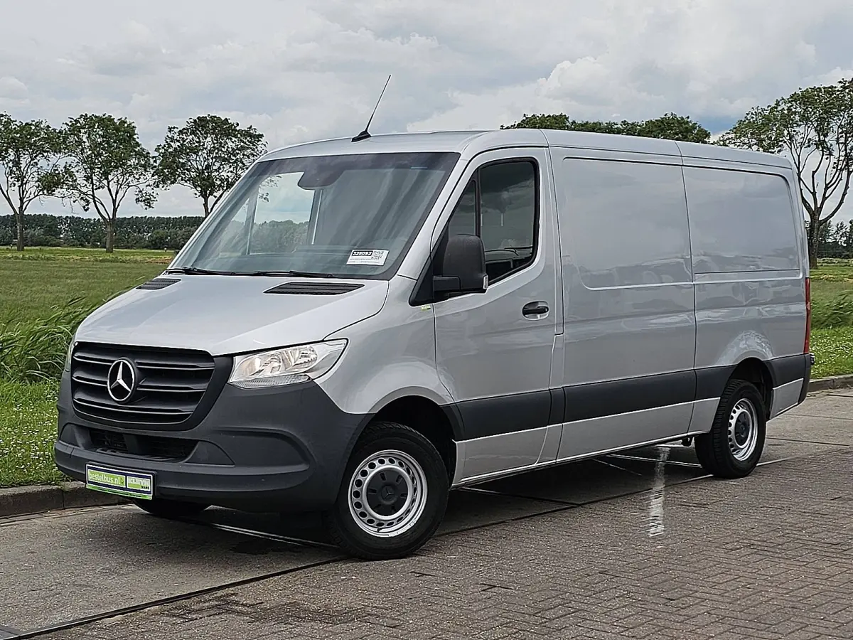 315 1.9 CDI L2H1 RWD L2H1 RWD Mbux Airco Euro6 Trekhaak Camera 1e Eigenaar