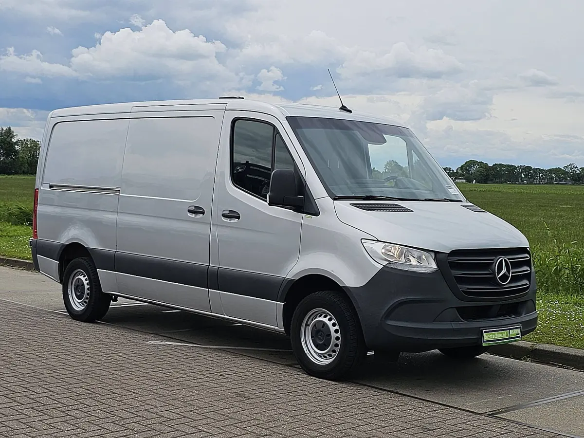 315 1.9 CDI L2H1 RWD L2H1 RWD Mbux Airco Euro6 Trekhaak Camera 1e Eigenaar
