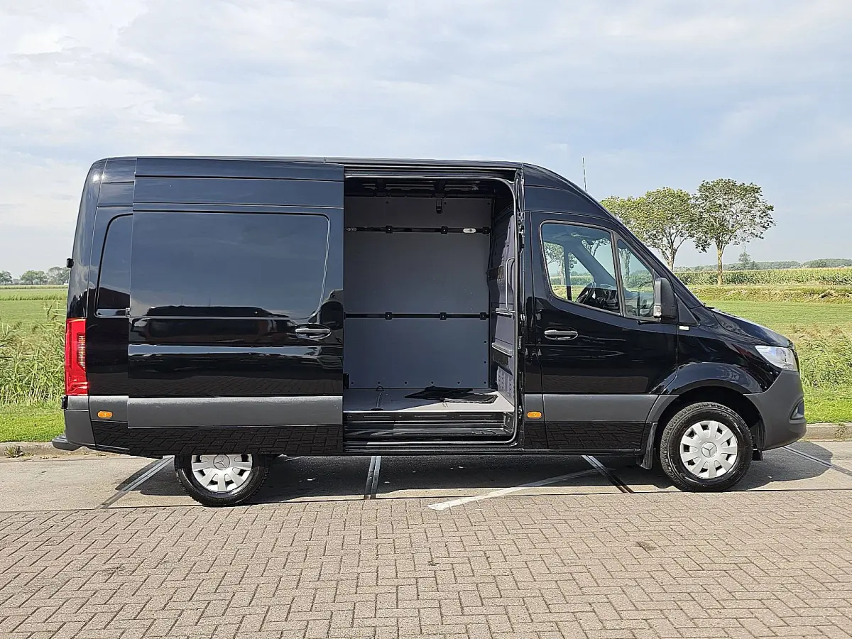 317 1.9 CDI L2H2 RWD Cruise Control, Airco, Standkachel, Navi, Camera, Stoelverwarming, Multifuncitoneel stuur, Euro6, 170 PK