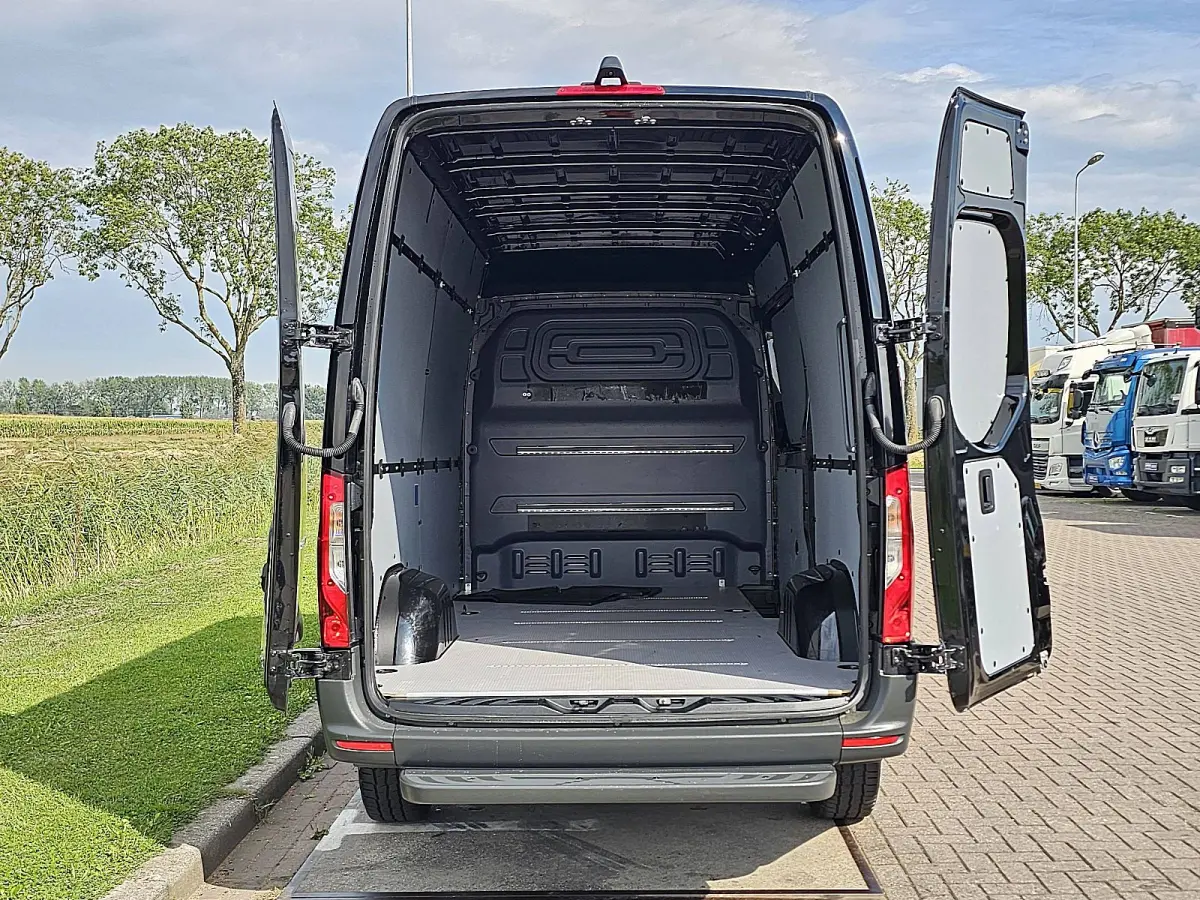 317 1.9 CDI L2H2 RWD Cruise Control, Airco, Standkachel, Navi, Camera, Stoelverwarming, Multifuncitoneel stuur, Euro6, 170 PK