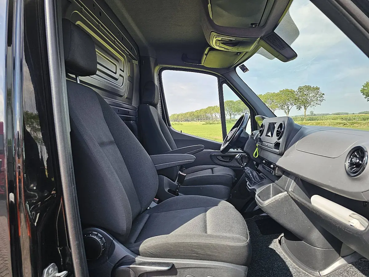 317 1.9 CDI L2H2 RWD Cruise Control, Airco, Standkachel, Navi, Camera, Stoelverwarming, Multifuncitoneel stuur, Euro6, 170 PK