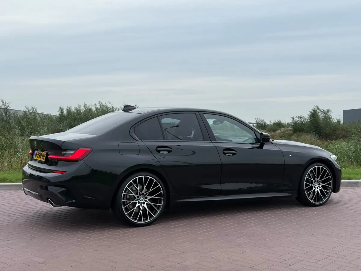 320i High Executive / M Sport / Leder / 20inch M-Performance / 256PK