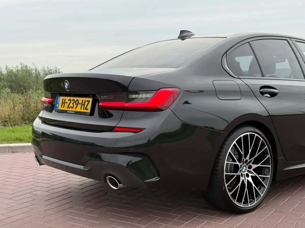 320i High Executive / M Sport / Leder / 20inch M-Performance / 256PK