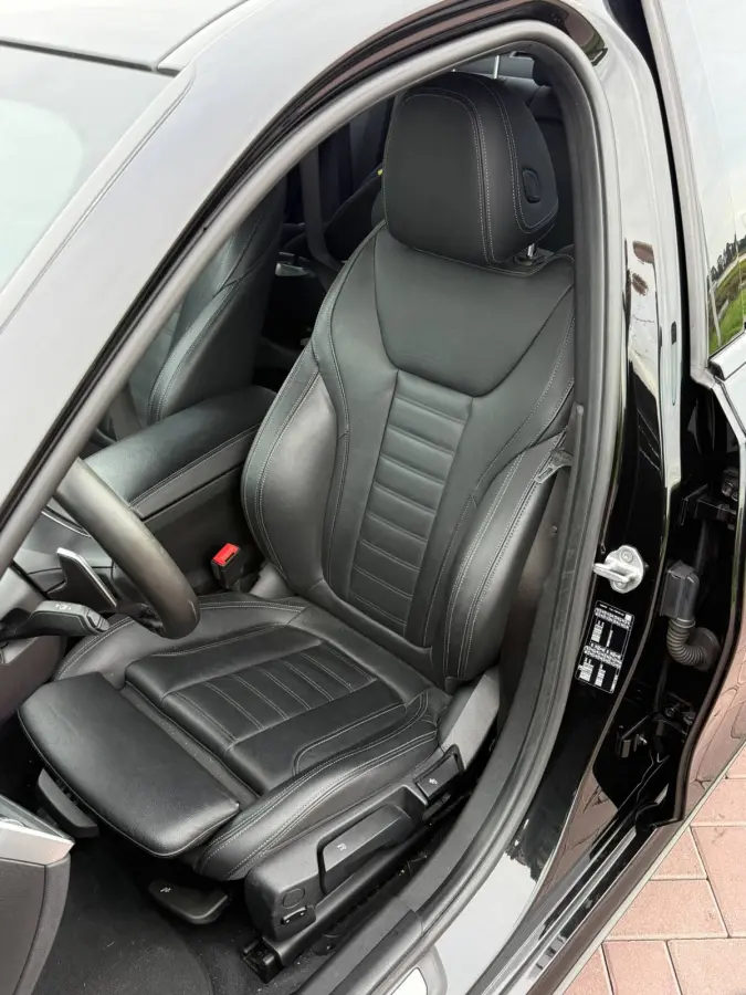 320i High Executive / M Sport / Leder / 20inch M-Performance / 256PK