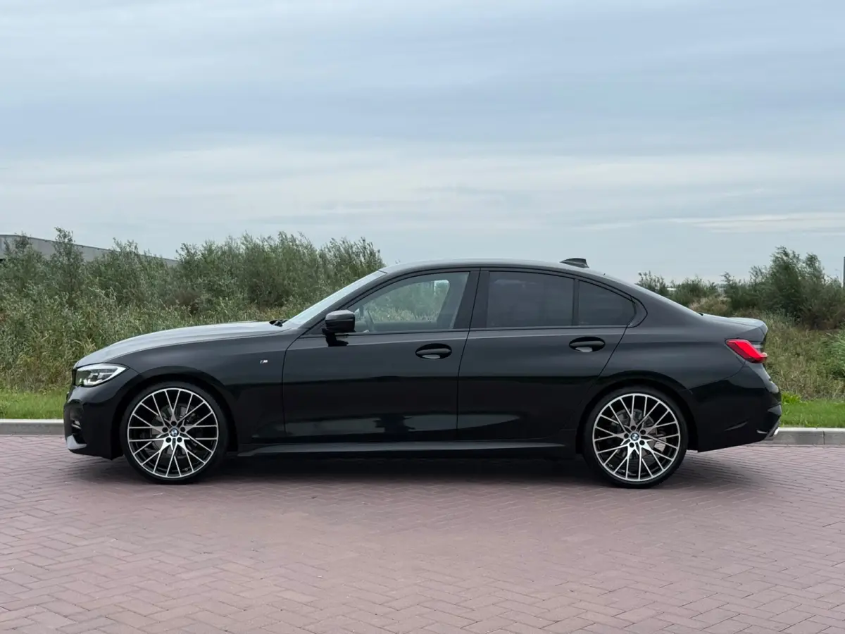 320i High Executive / M Sport / Leder / 20inch M-Performance / 256PK