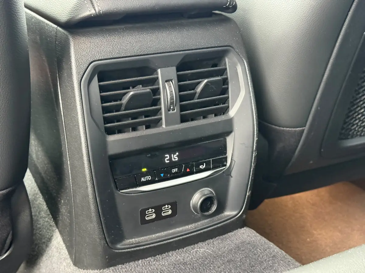 320i High Executive / M Sport / Leder / 20inch M-Performance / 256PK