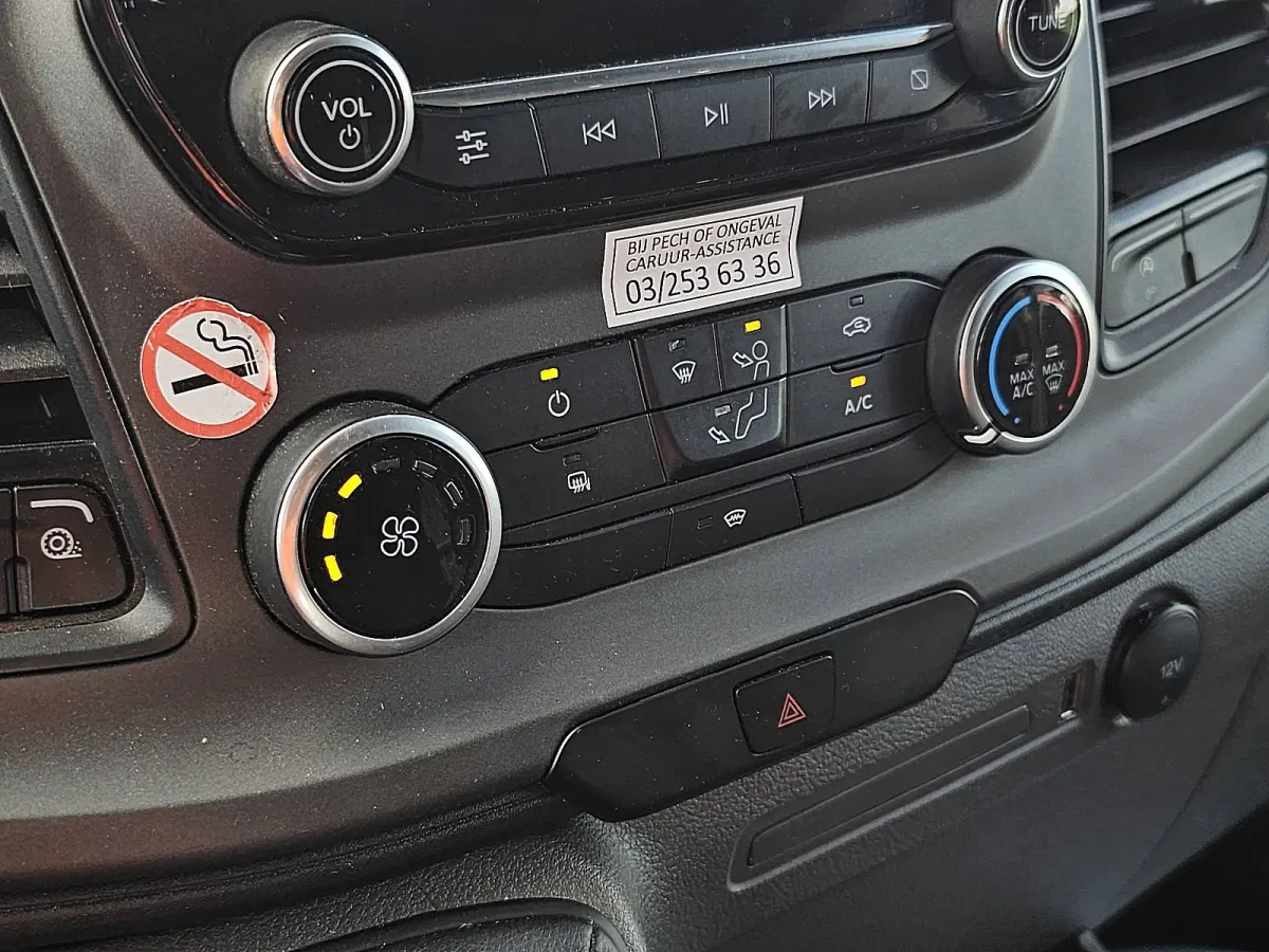 350 2.0 TDCI L2H2 Trend AWD Cruise control, Airco, Pdc, Carplay, Camera, Dodehoek detectie, Koelen/Vriezen, Nacht/Dag koeling