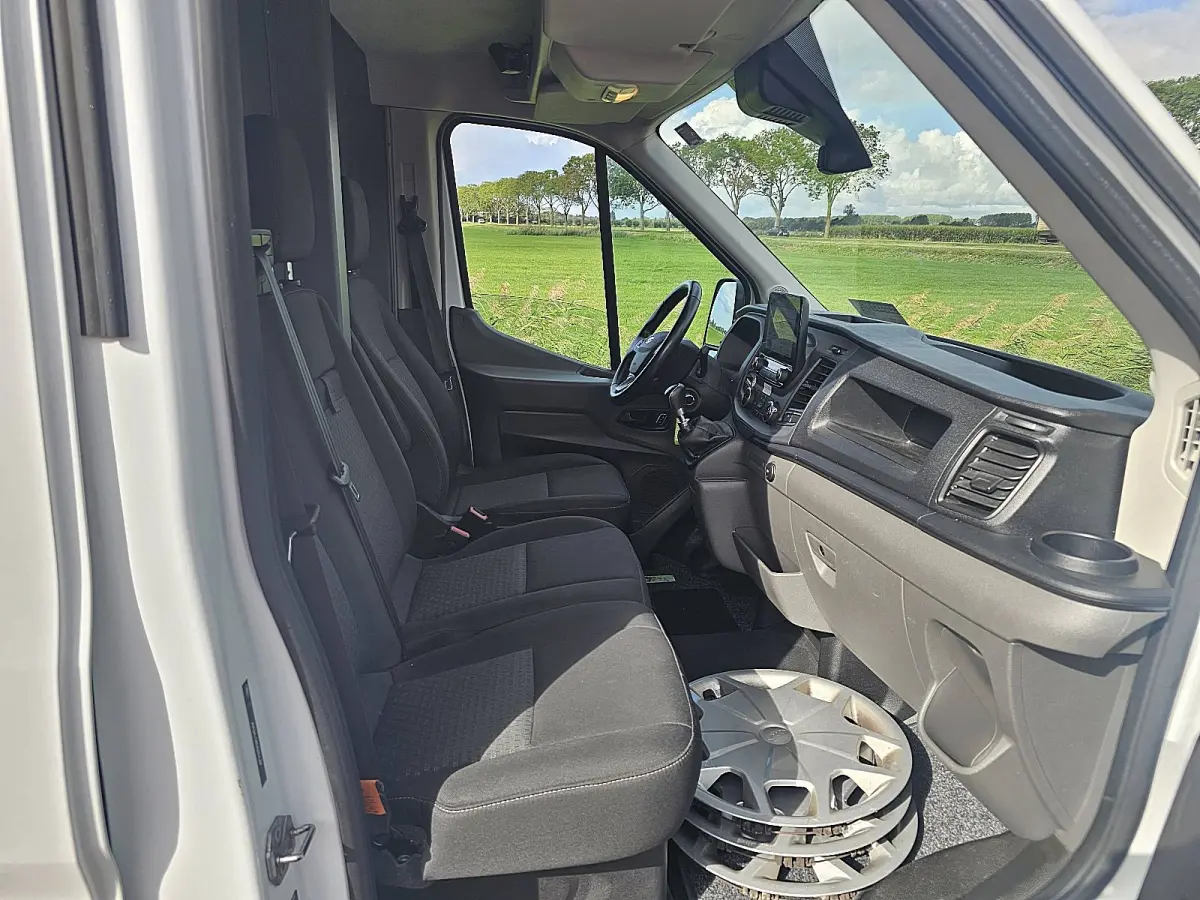 350 2.0 TDCI L2H2 Trend AWD Cruise control, Airco, Pdc, Carplay, Camera, Dodehoek detectie, Koelen/Vriezen, Nacht/Dag koeling