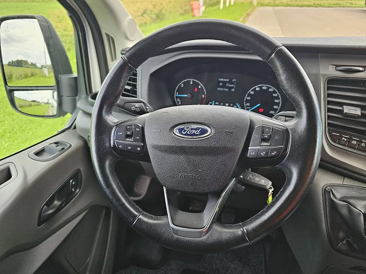 350 2.0 TDCI L2H2 Trend AWD Cruise control, Airco, Pdc, Carplay, Camera, Dodehoek detectie, Koelen/Vriezen, Nacht/Dag koeling
