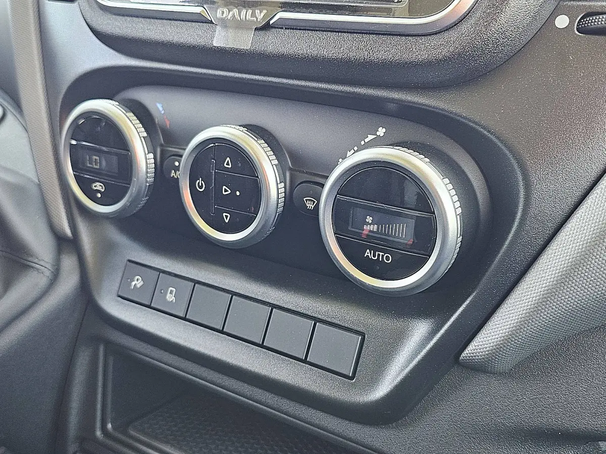 35S18HV 3.0 L4H2 3.0 Automaat 3zits Airco HI-Connect LED Adaptive Cruise Control
