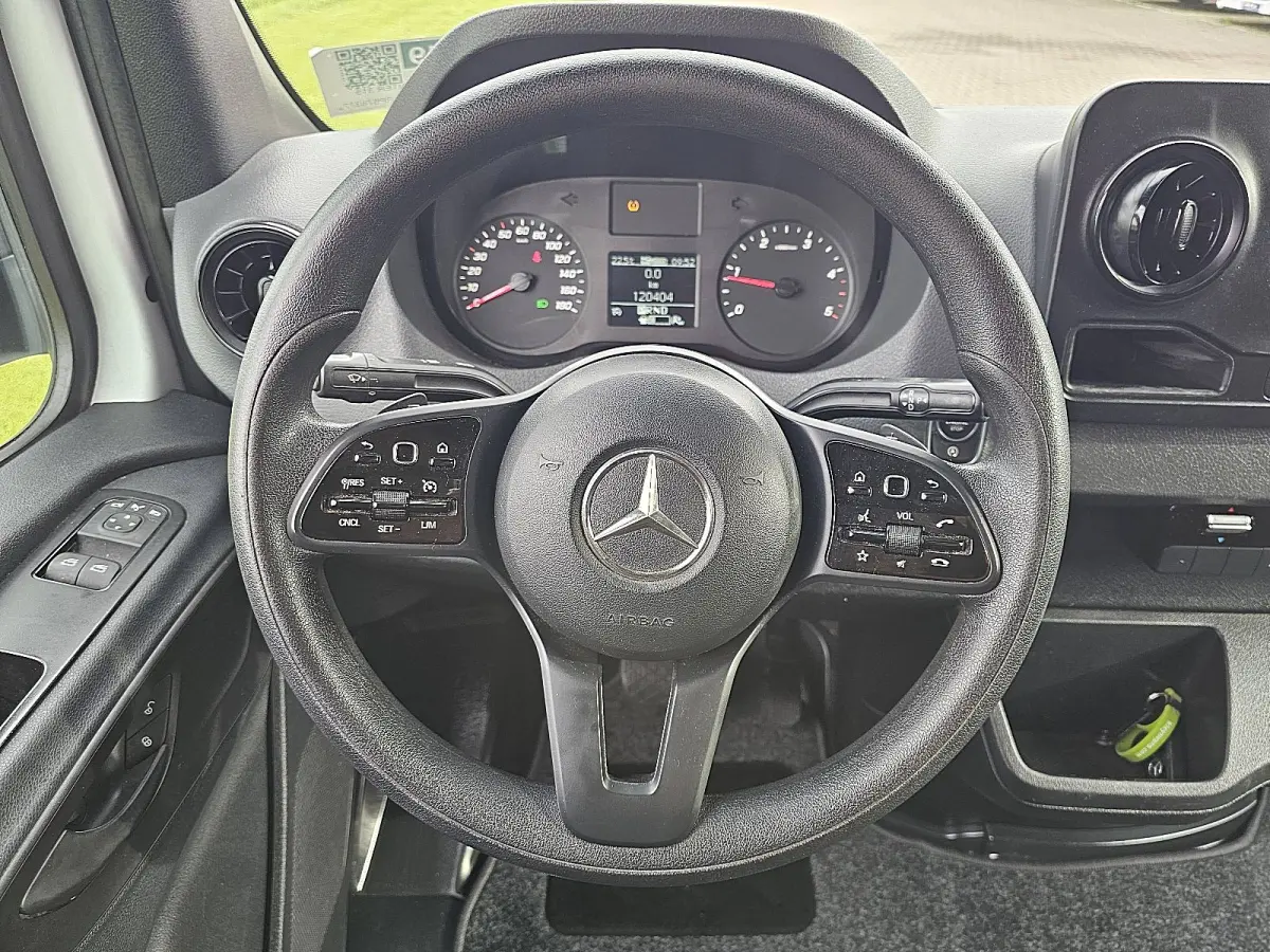 315 1.9 CDI L4H3 RWD Cruise control, Airco, Carplay, Camera, Climate control, Bluetooth, Automaat, Sidebars