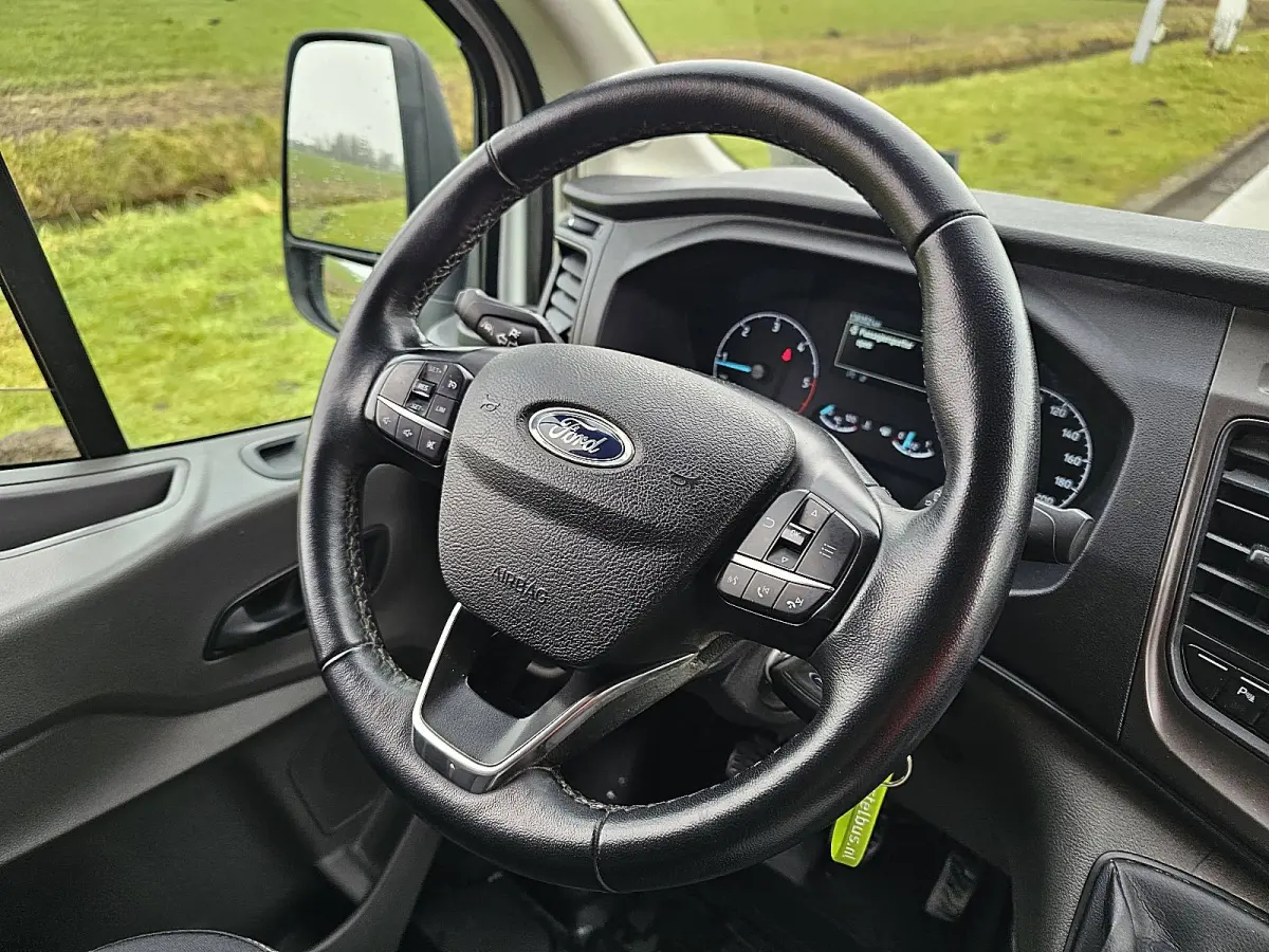 350 2.0 TDCI L3H2 airco, navi, pdc, camera, trekhaak, cruise