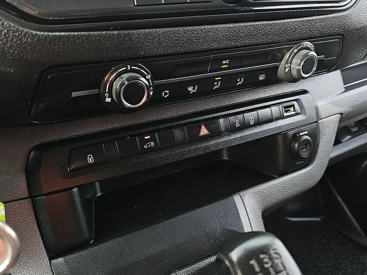 226S 1.6 BlueHDI 95 Premium Airco, Cruise control, Pdc, 3-zits, EURO6, Dubbele schuifdeur, Trekhaak