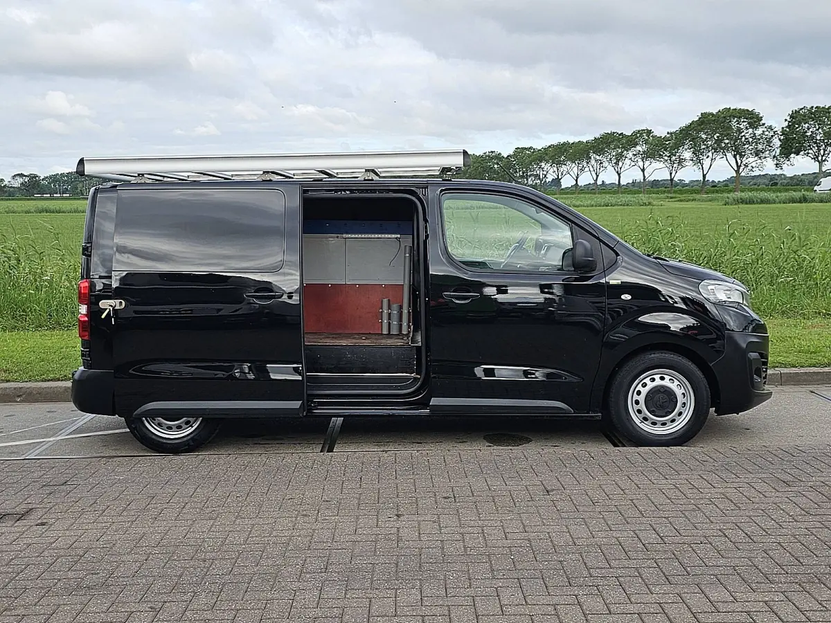 226S 1.6 BlueHDI 95 Premium Airco, Cruise control, Pdc, 3-zits, EURO6, Dubbele schuifdeur, Trekhaak