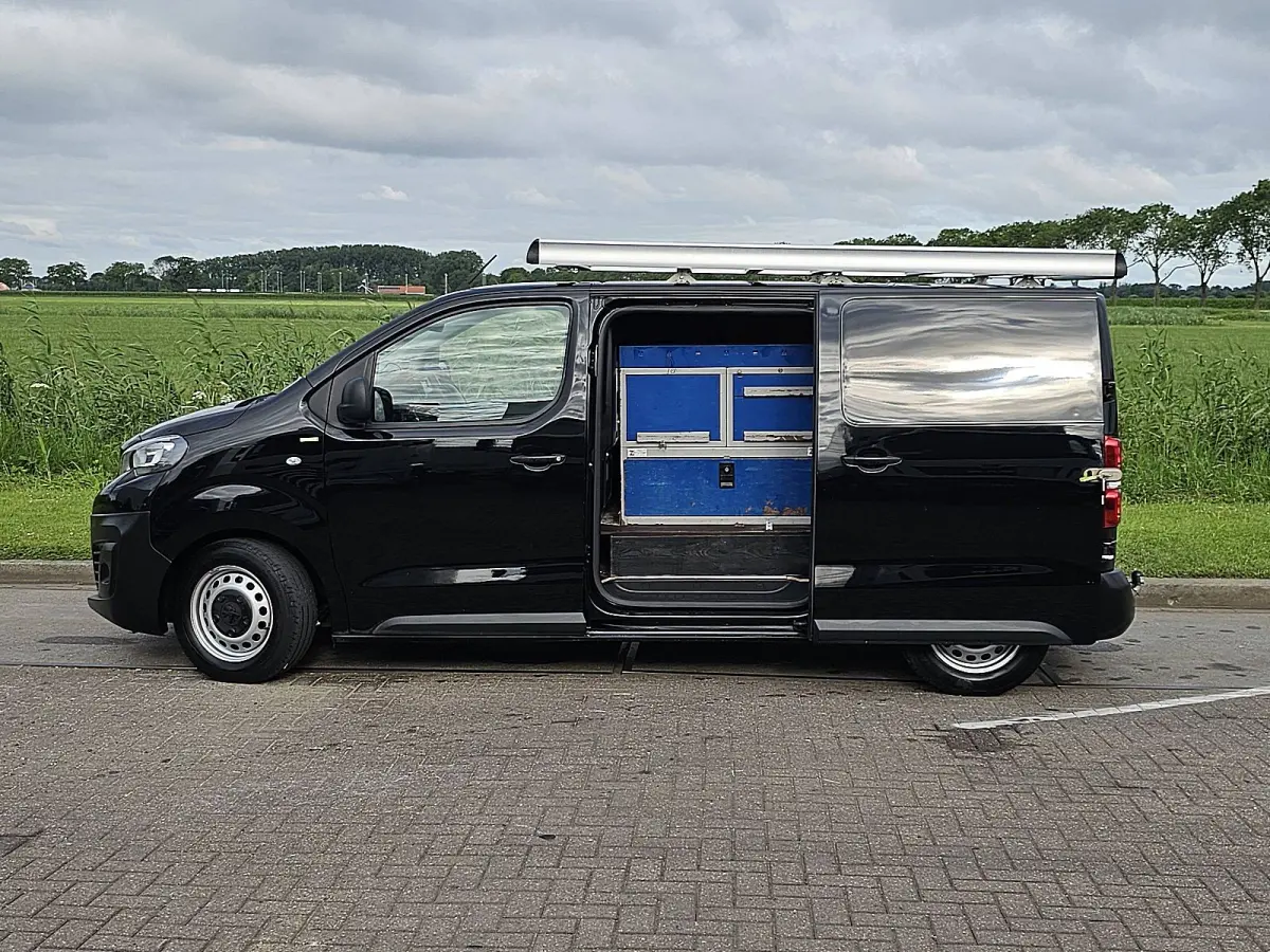 226S 1.6 BlueHDI 95 Premium Airco, Cruise control, Pdc, 3-zits, EURO6, Dubbele schuifdeur, Trekhaak