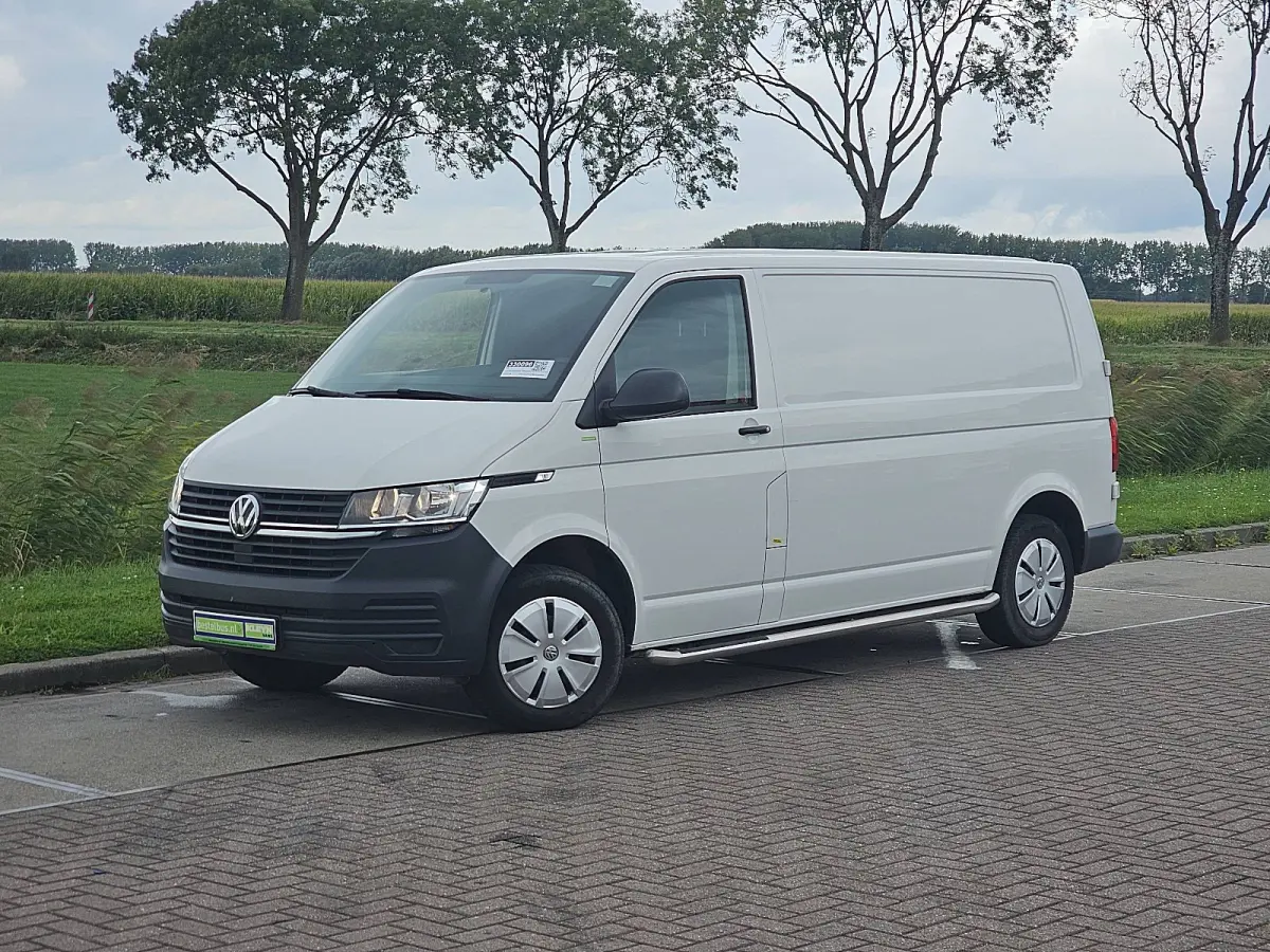 2.0 TDI L2H1 Cruise control, Airco, Pdc, Stoelverwarming, Trekhaak, 3-Zits