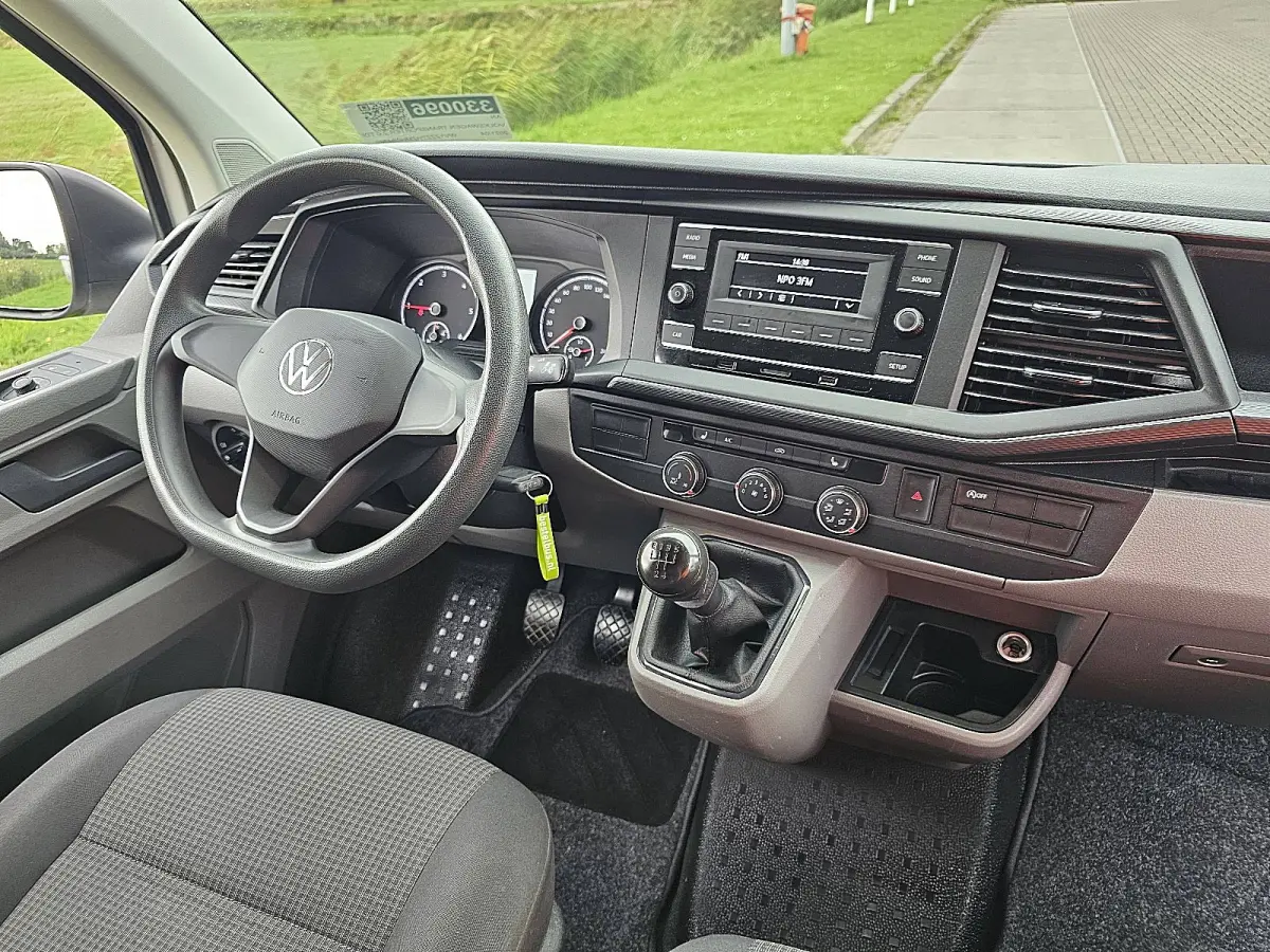 2.0 TDI L2H1 Cruise control, Airco, Pdc, Stoelverwarming, Trekhaak, 3-Zits