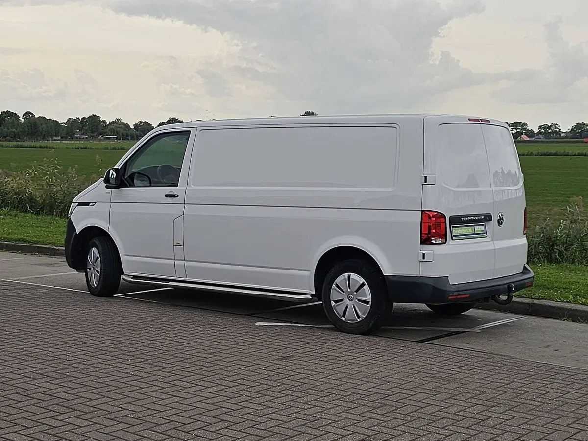 2.0 TDI L2H1 Cruise control, Airco, Pdc, Stoelverwarming, Trekhaak, 3-Zits
