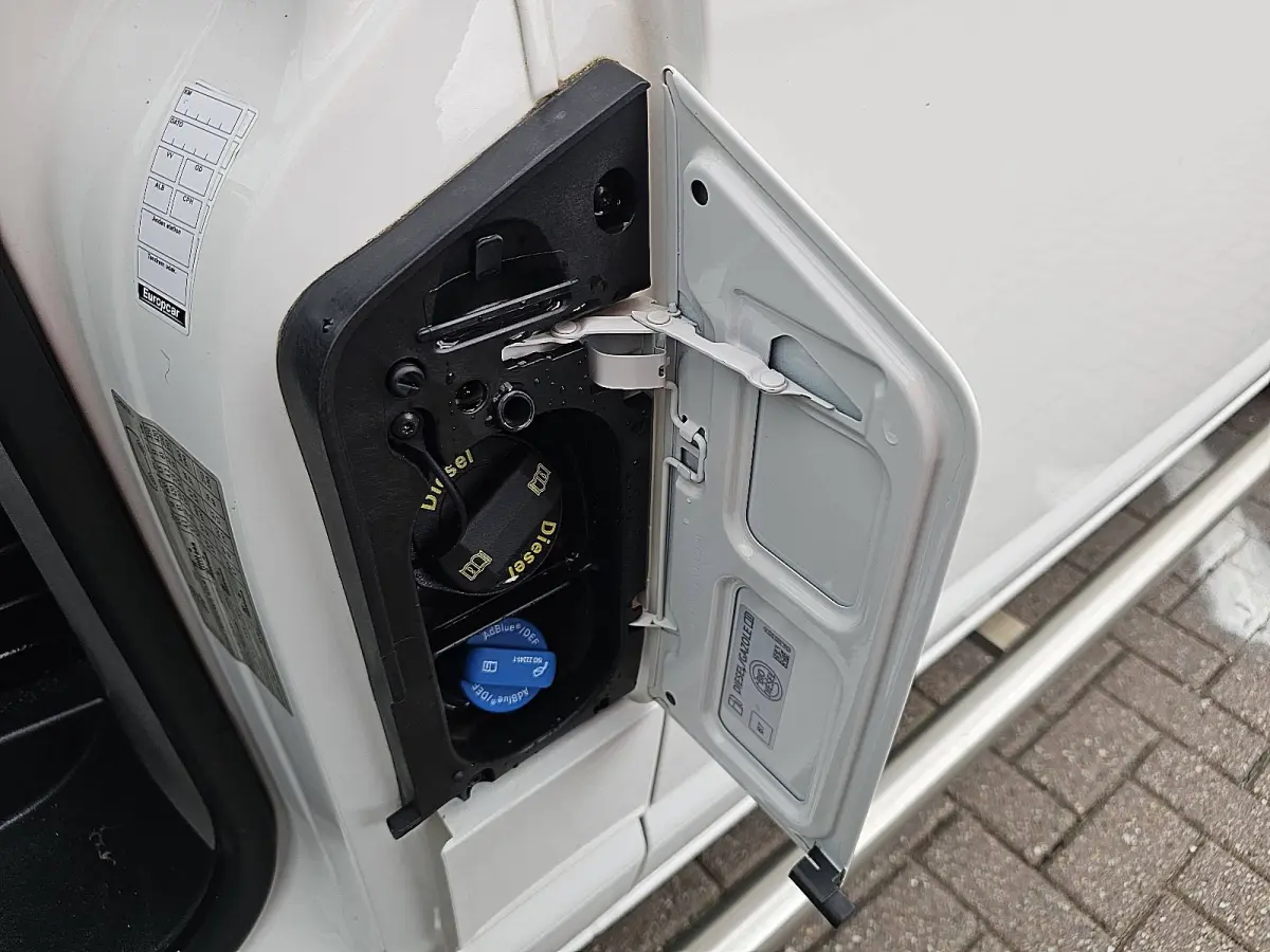 2.0 TDI L2H1 Cruise control, Airco, Pdc, Stoelverwarming, Trekhaak, 3-Zits