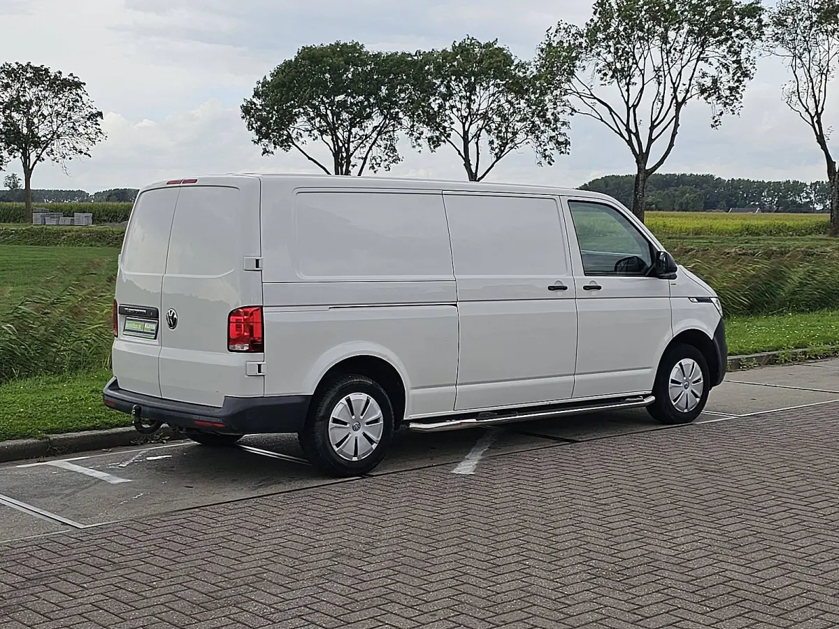 2.0 TDI L2H1 Cruise control, Airco, Pdc, Stoelverwarming, Trekhaak, 3-Zits
