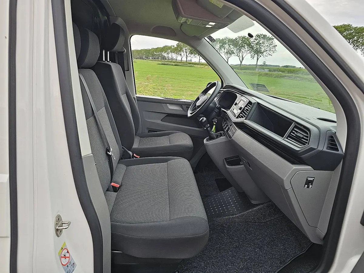 2.0 TDI L2H1 Cruise control, Airco, Pdc, Stoelverwarming, Trekhaak, 3-Zits