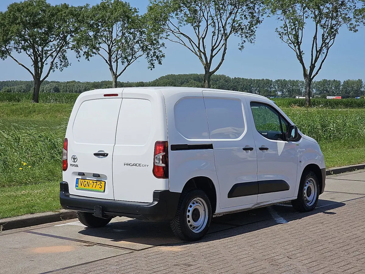 1.5 D-4D Cool Comfort 1.5 L1 NAP Euro6 AC 102Pk 1e Eigenaar Oh-Historie