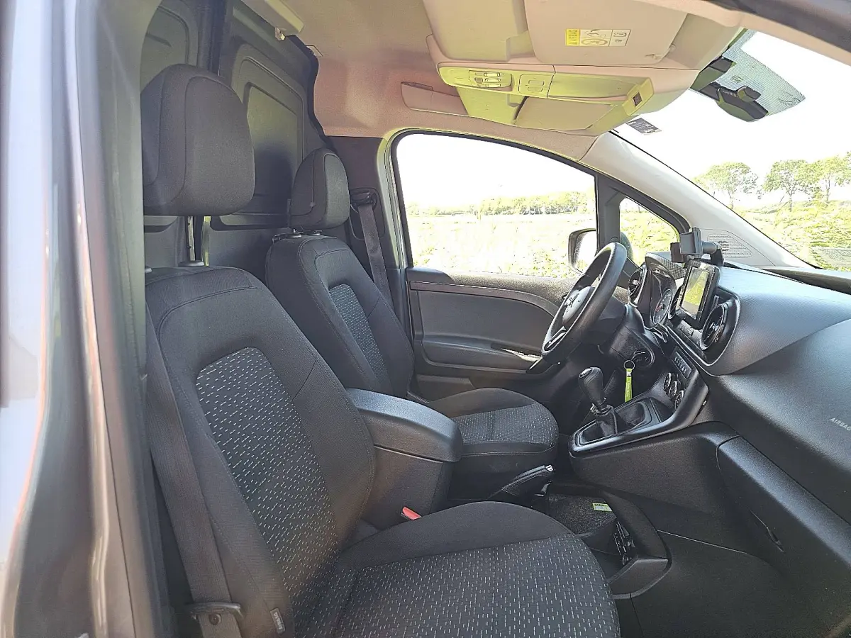 110 CDI L1 Cruise control, Airco, Pdc, Carplay, Navi, Camera