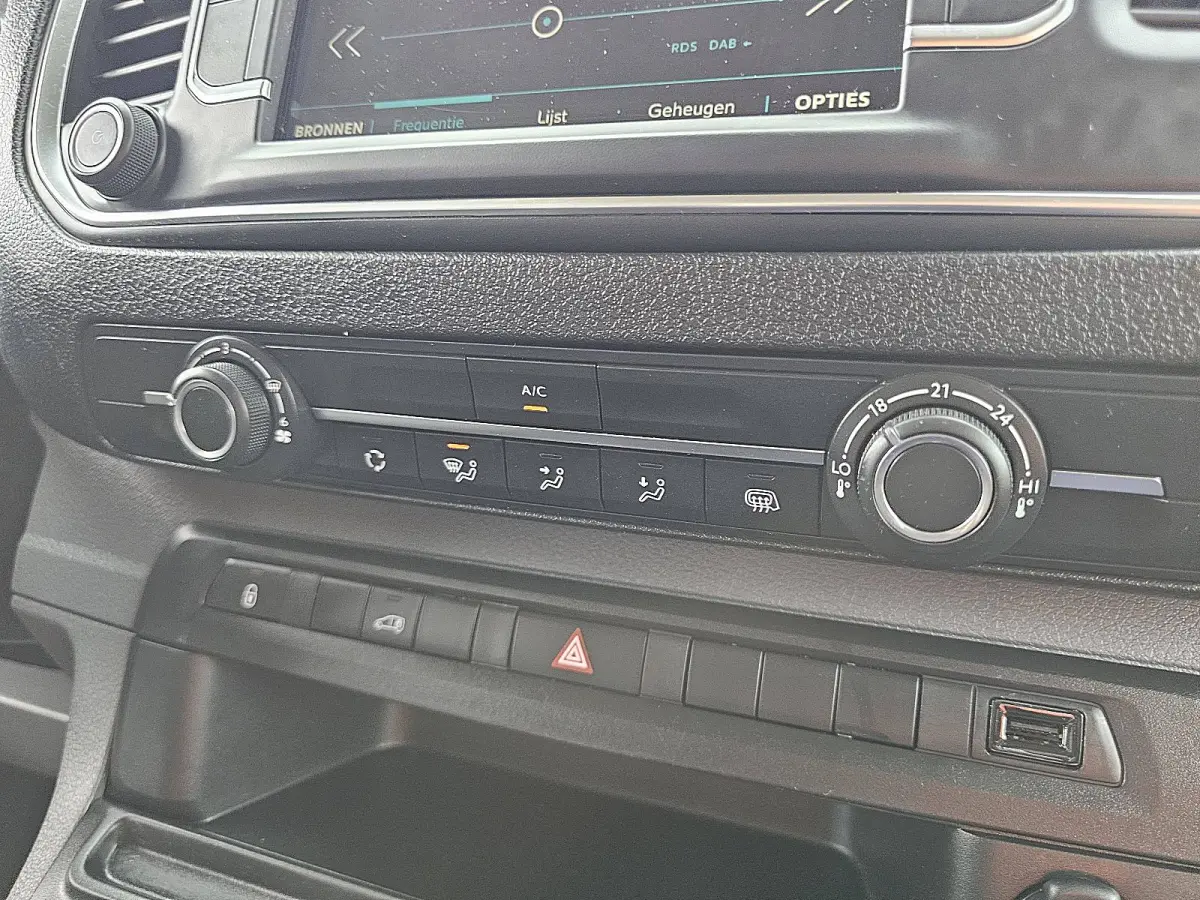 Standard Premium 75 kWh L2, 330Km WLTP, Snelladen, Cruise control, Airco, Pdc, Carplay, Camera, 1e Eigenaar, Oh-Historie
