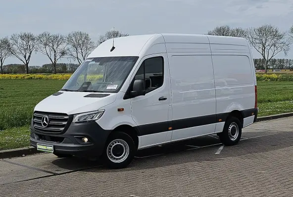 317 L2H2 RWD Mbux 10 LED Navi Automaat PDC Airco Camera BPM VRIJ Euro6 170 PK!