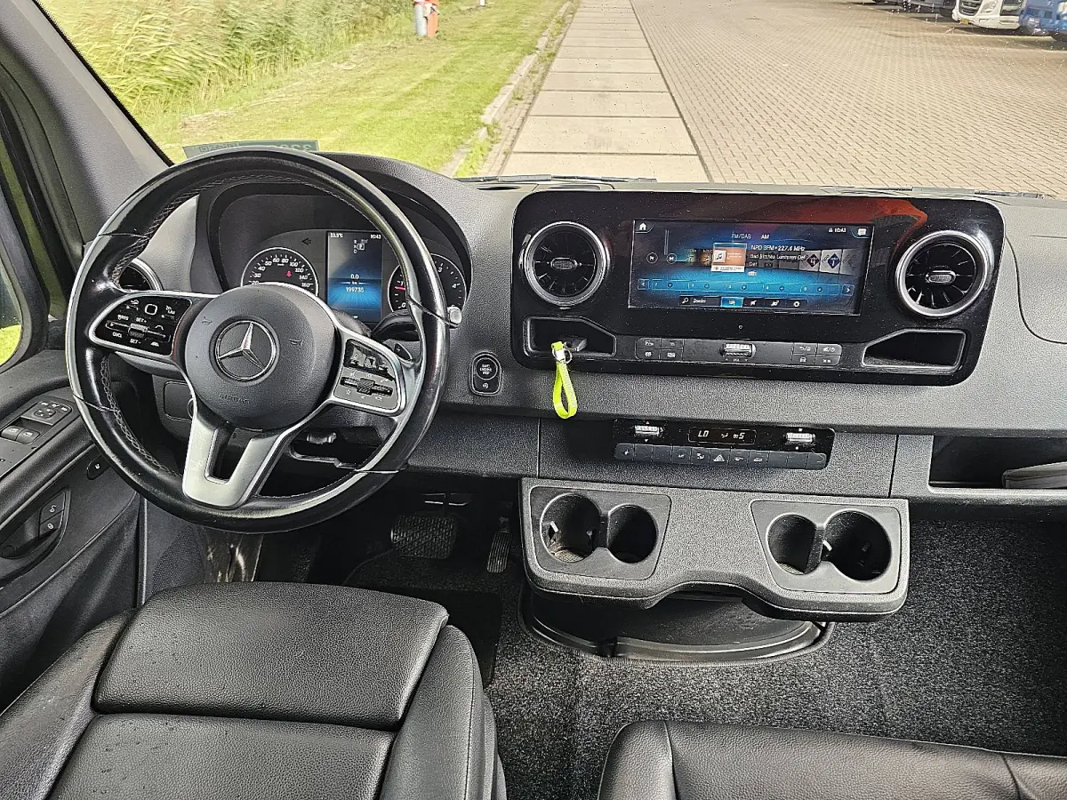 319 1.9 CDI L3H2 RWD Cruise control, Airco, Pdc, Navi, Carplay, 360° Camera, Stoelverwarming, LED, Mbux10, 3-Zits/Leer, Euro6, Bpm-Vrij