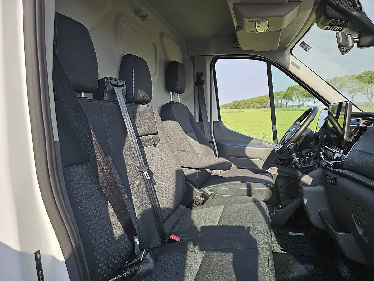350 2.0 TDCI L4H3 Trend 131pk | Camera | Navi | Verlengde Fabrieksgarantie | Parkeersensoren | 3zits | 256° deuren