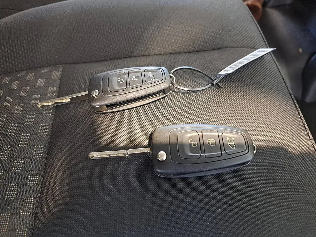 350 2.0 TDCI L4H3 Trend 131pk | Camera | Navi | Verlengde Fabrieksgarantie | Parkeersensoren | 3zits | 256° deuren