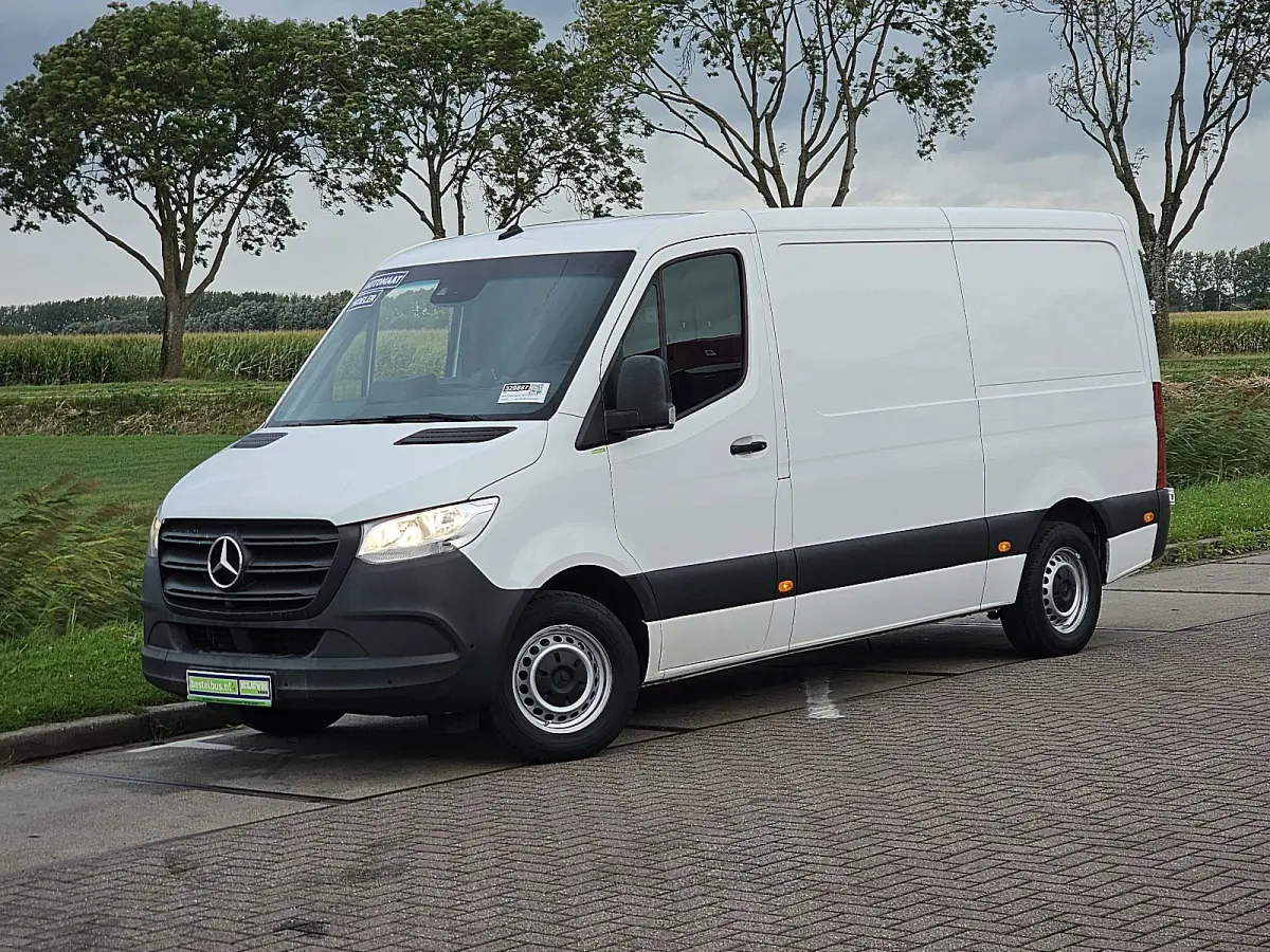 315 L2H1 RWD Koeler carrier, Cruise control, Tachograaf, Pdc, Carplay, 360 Gr.- Camera, Lane-assit, Stoelverwarming, Dodehoek detectie,