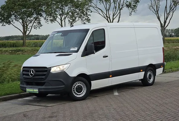 315 L2H1 RWD Koeler carrier, Cruise control, Tachograaf, Pdc, Carplay, 360 Gr.- Camera, Lane-assit, Stoelverwarming, Dodehoek detectie,