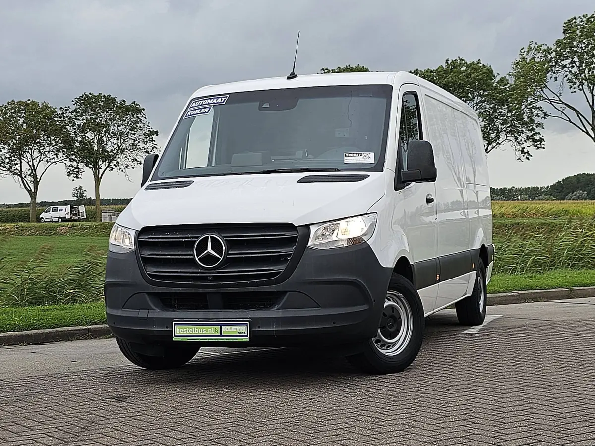 315 L2H1 RWD Koeler carrier, Cruise control, Tachograaf, Pdc, Carplay, 360 Gr.- Camera, Lane-assit, Stoelverwarming, Dodehoek detectie,