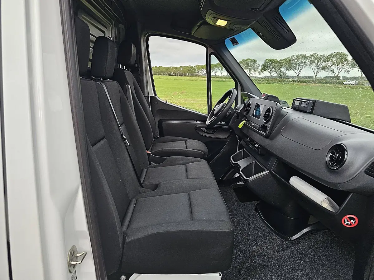 315 L2H1 RWD Koeler carrier, Cruise control, Tachograaf, Pdc, Carplay, 360 Gr.- Camera, Lane-assit, Stoelverwarming, Dodehoek detectie,