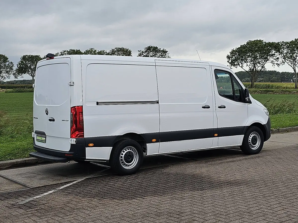 315 L2H1 RWD Koeler carrier, Cruise control, Tachograaf, Pdc, Carplay, 360 Gr.- Camera, Lane-assit, Stoelverwarming, Dodehoek detectie,