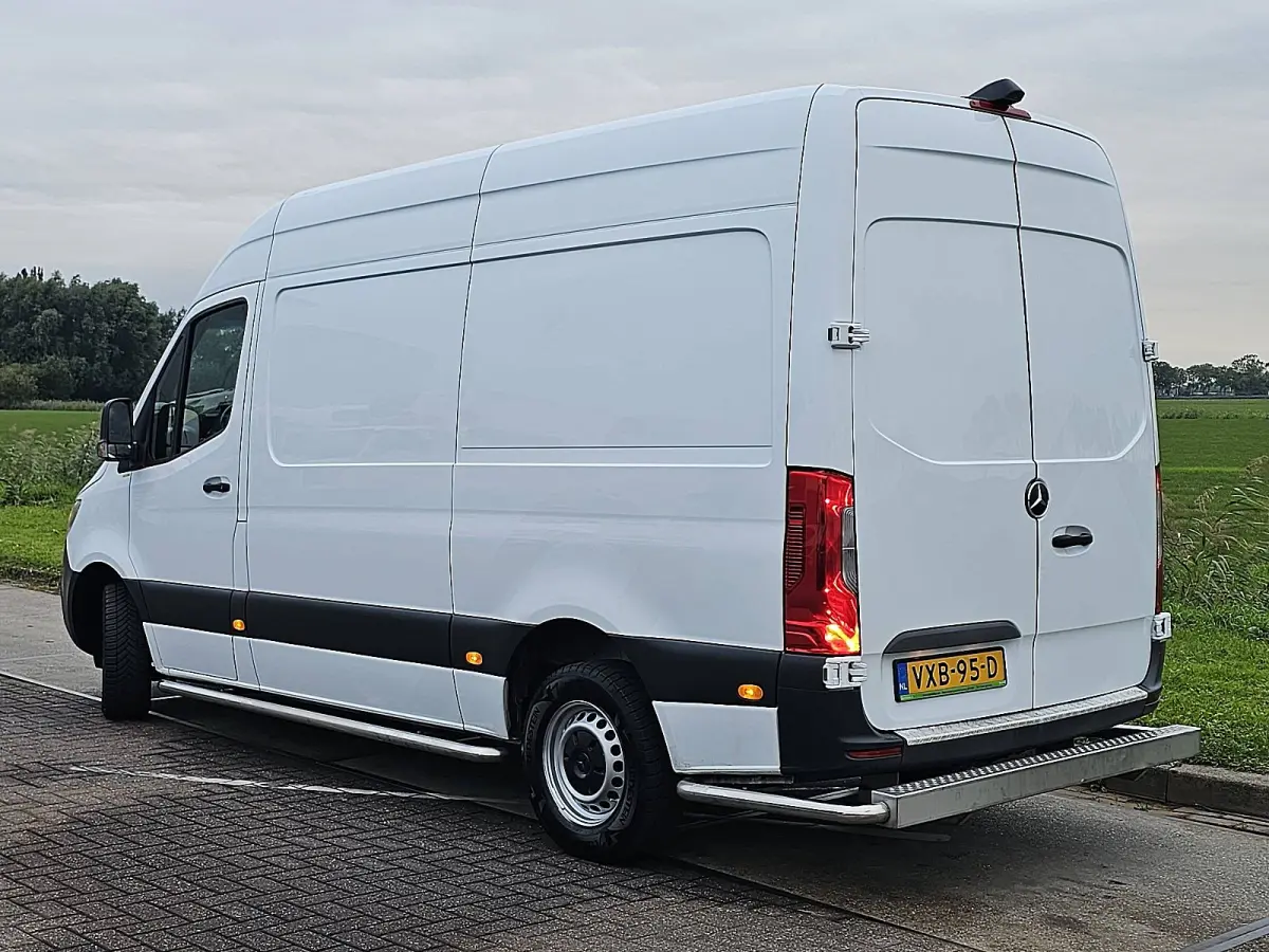 315 L2H2 RWD Cruise control, Airco, Carplay, Camera, Dodehoek detectie, Automaat, Orgineel NL